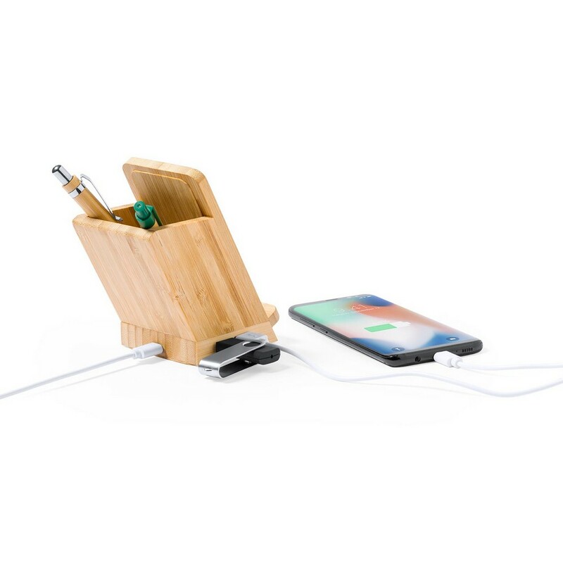 Stojak reklamowy bambusowa ładowarka bezprzewodowa 5w, 4 porty hub usb 2.0, pojemnik na przybory do pisania, stojak na telefon V0198-18_AAA02 Bambusowa ładowarka bezprzewodowa 5W, 4 porty hub USB 2.0, pojemnik na przybory do pisania, stojak na telefon V0198-18_AAA02