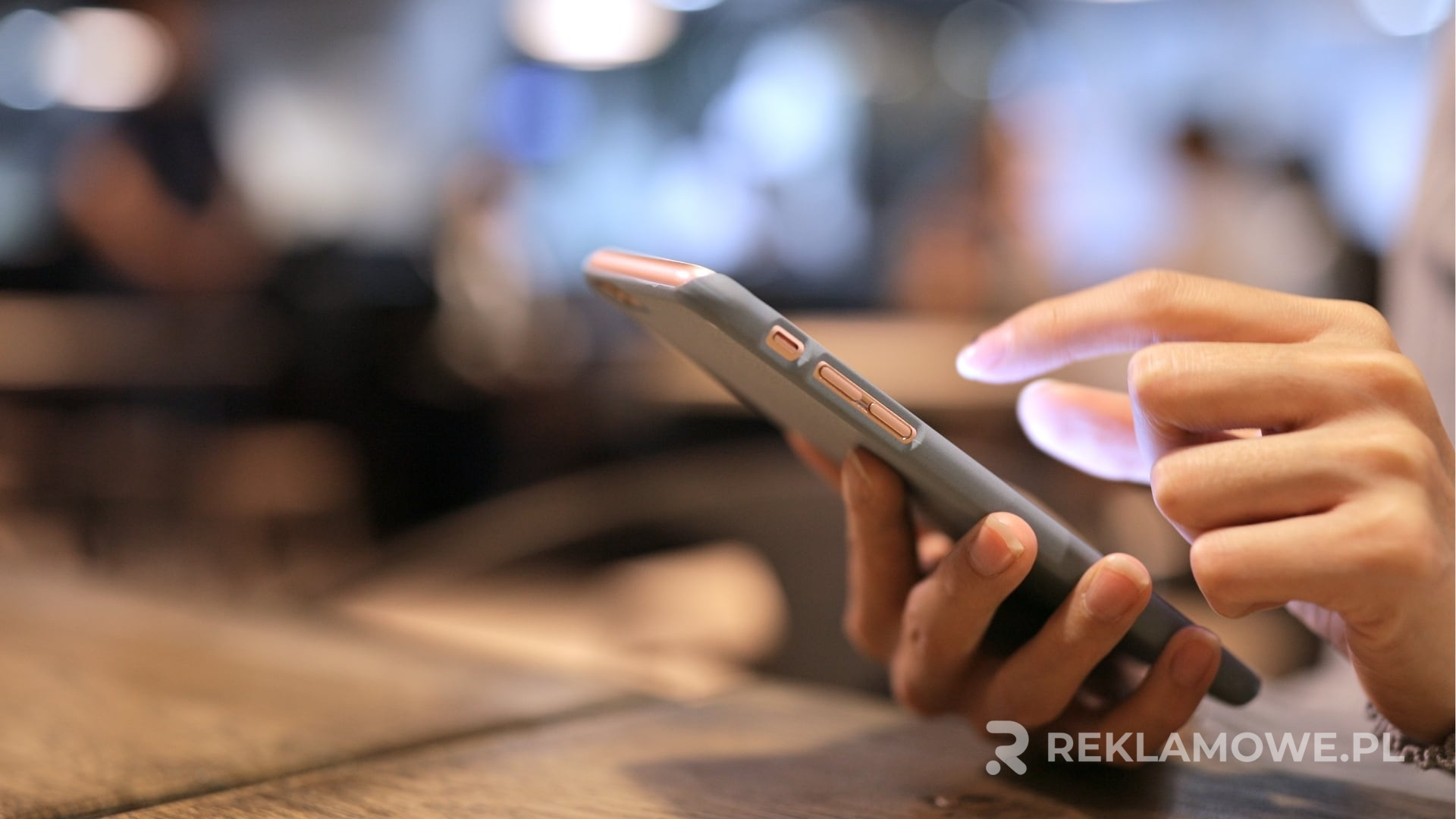 Nowoczesne stojaki reklamowe z zastosowaniem technologii cyfrowych
